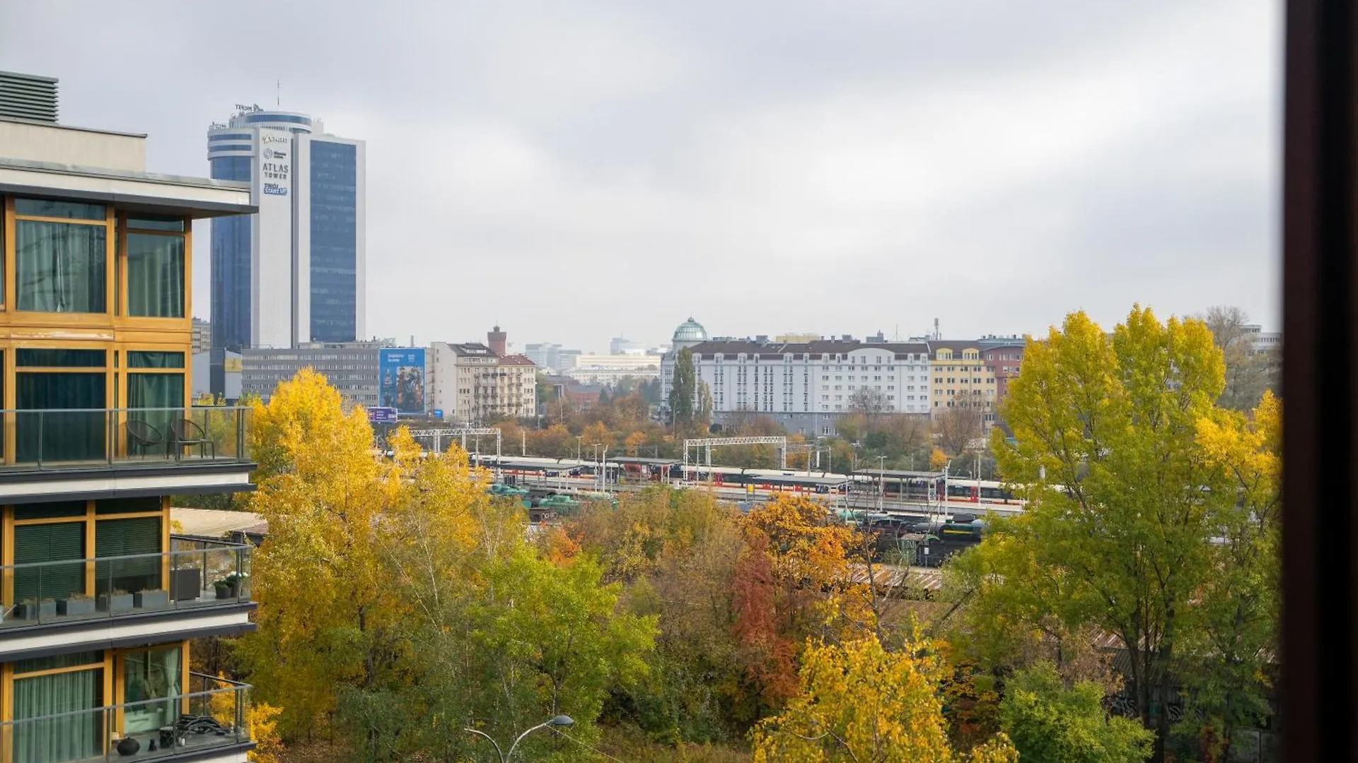 Warsaw Kolejowa Apt - Parking, Balcony, Workspace - By Rentujemy 0*,  Poland