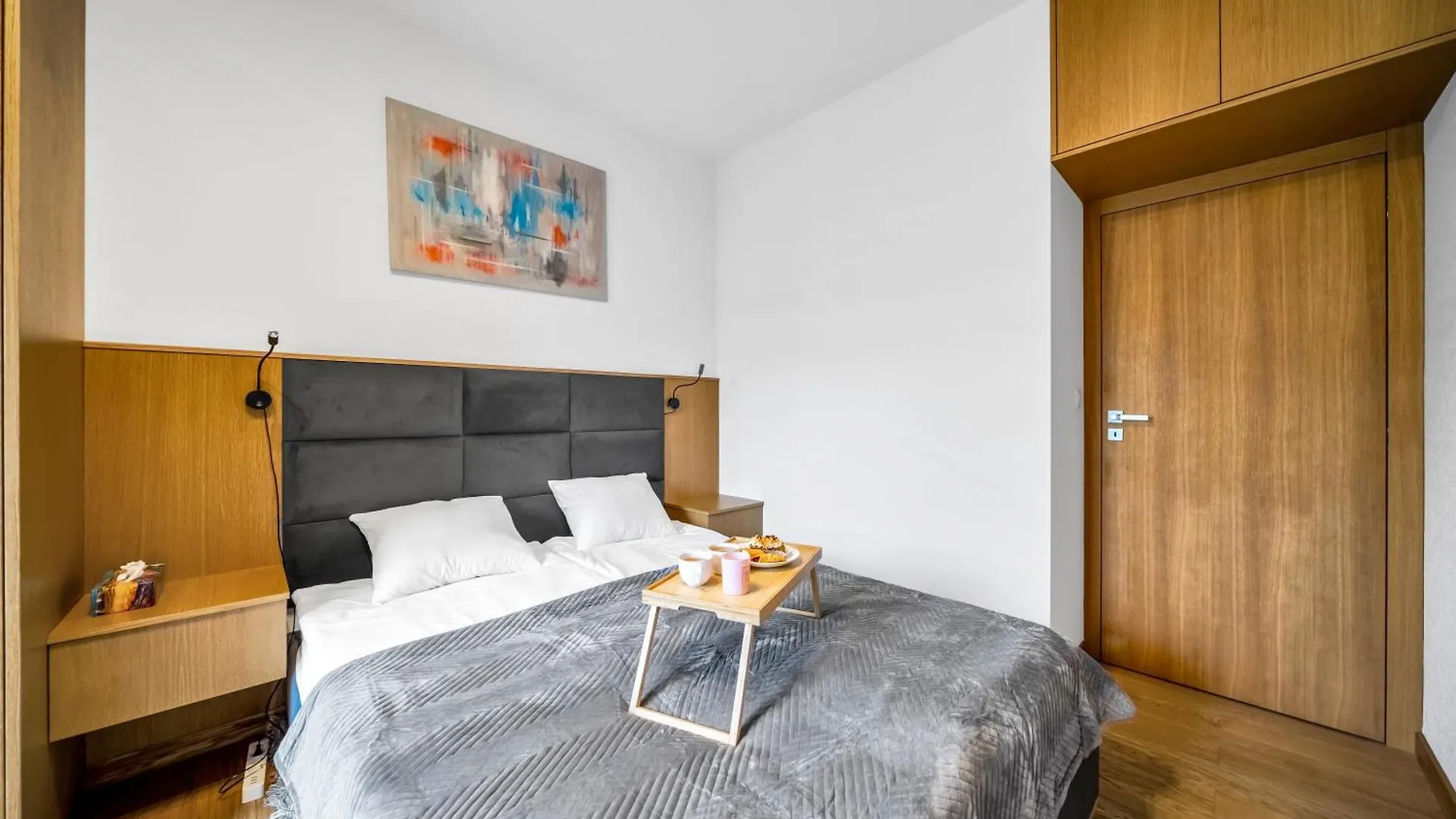 Apartment Warsaw Kolejowa Apt - Parking, Balcony, Workspace - By Rentujemy