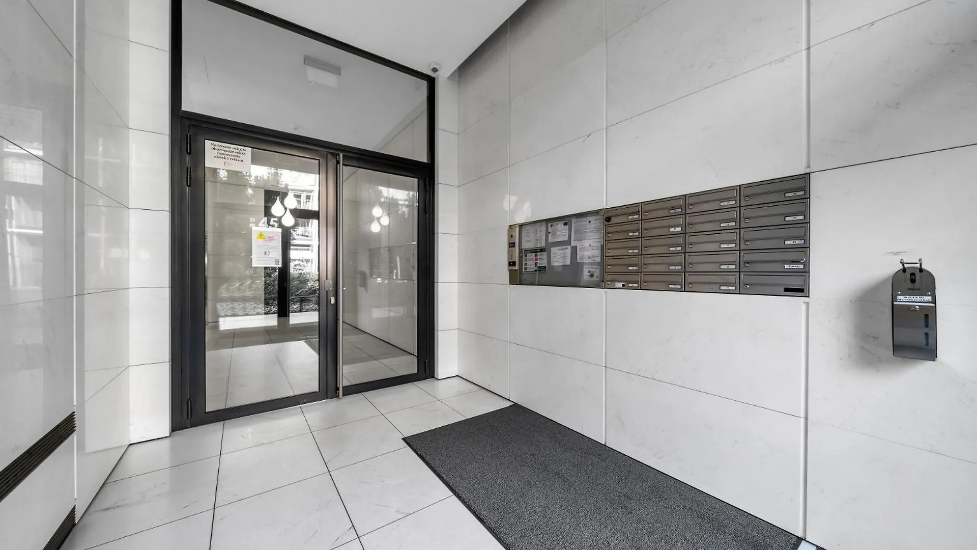 Apartment Warsaw Kolejowa Apt - Parking, Balcony, Workspace - By Rentujemy Poland